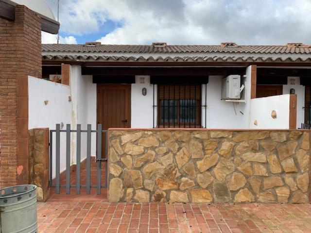Hotel El Pueblo De Leo Badajoz Exterior foto